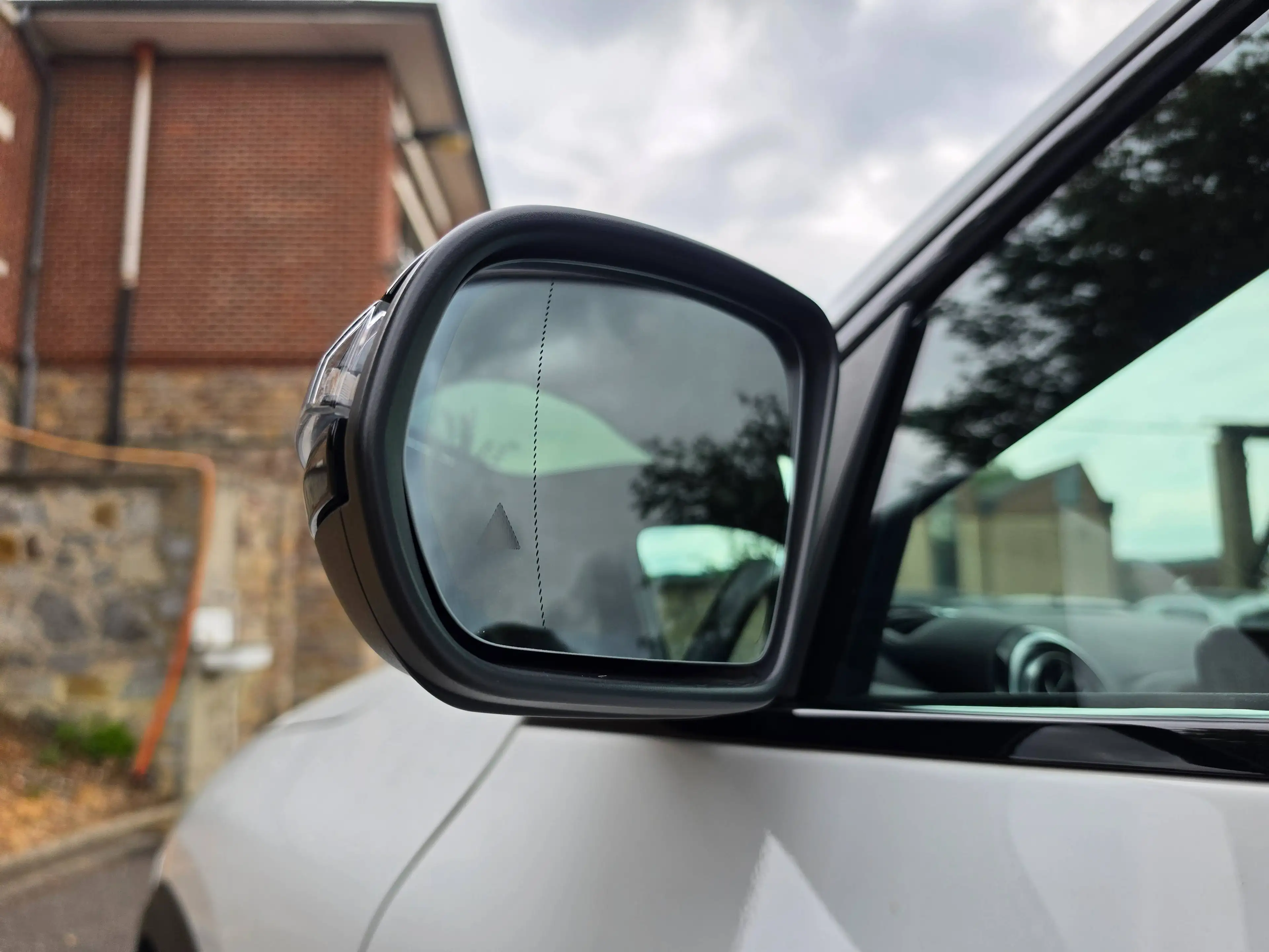 Mercedes-Benz GLA 200 B2B*MARCHAND*200d*4-Matic*PACKAMG*PACKNIGHT*PANO*ACC*360CAM — photo 9