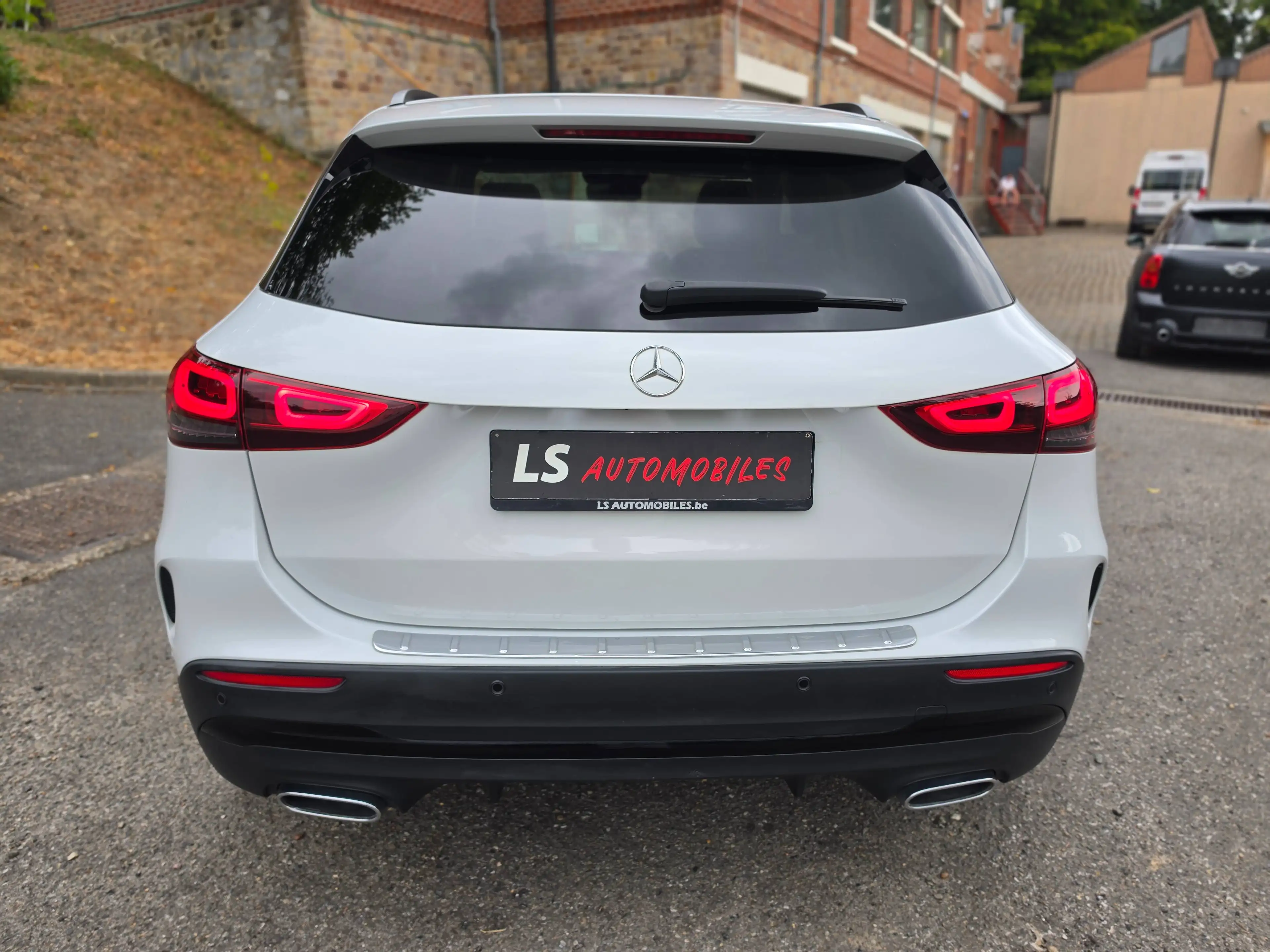 Mercedes-Benz GLA 200 B2B*MARCHAND*200d*4-Matic*PACKAMG*PACKNIGHT*PANO*ACC*360CAM — photo 4