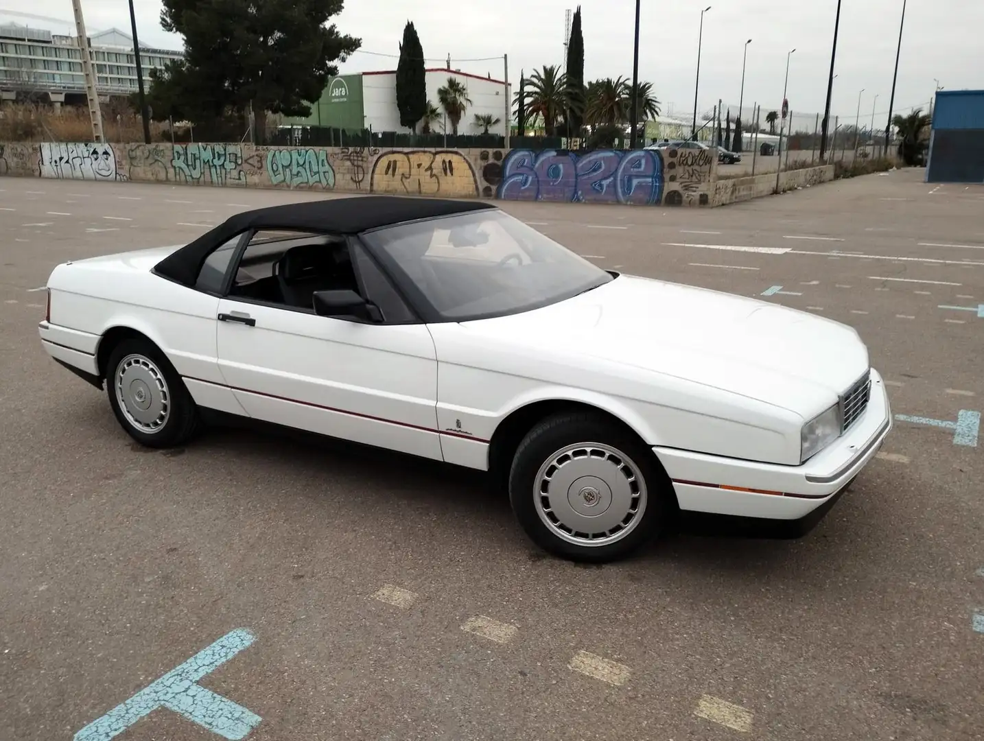 Cadillac Allante Beyaz - 2