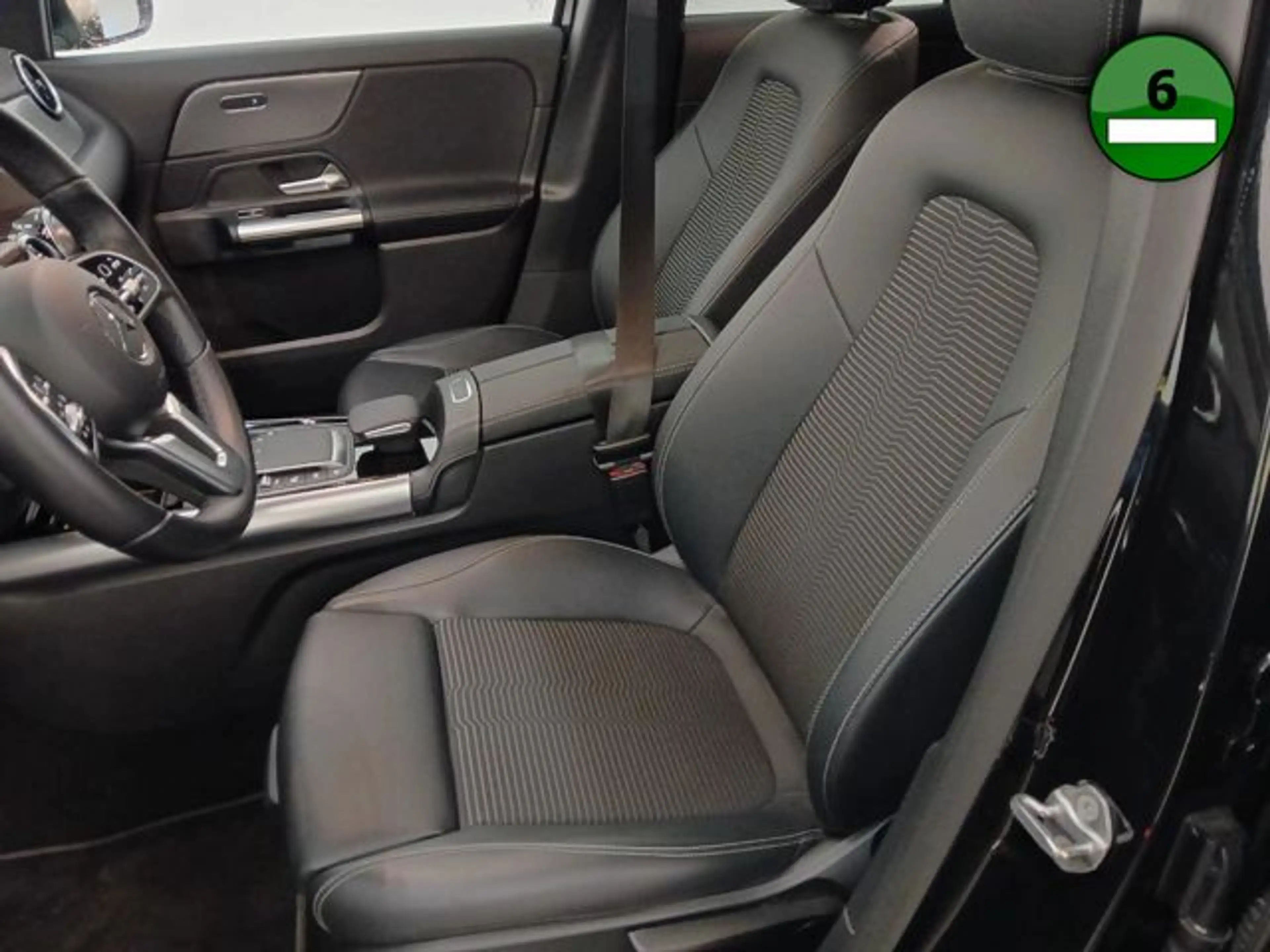 Mercedes-Benz GLA 200 7G-DCT "Progressive" AHK LED NAV RFK ALU — photo 3
