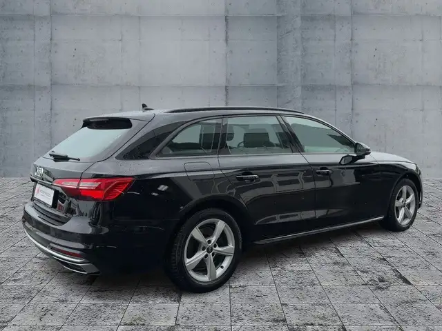 Audi A4 view 6