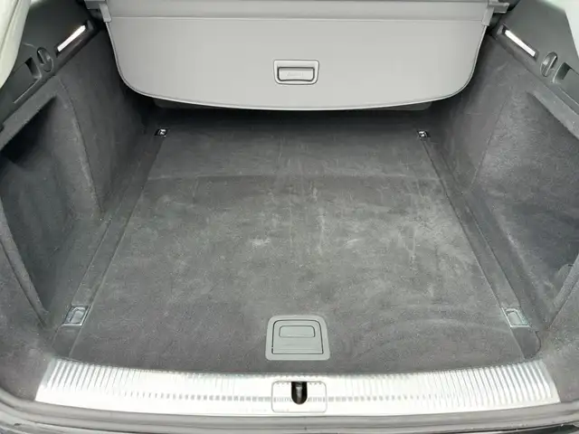 Audi A4 view 14
