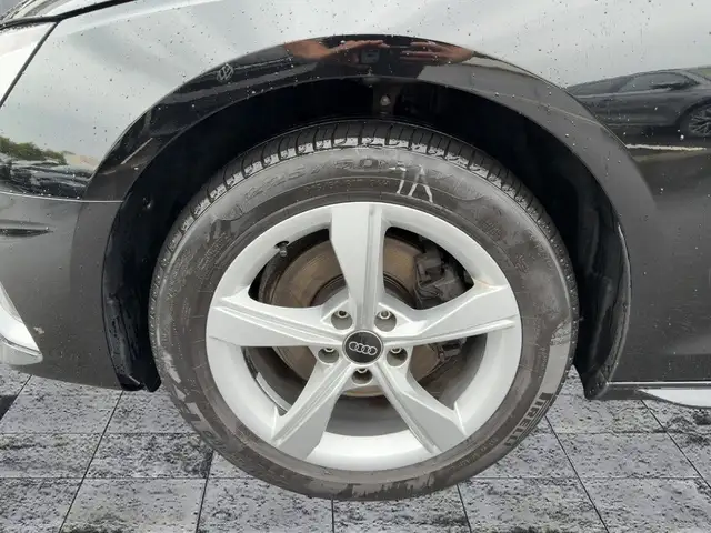 Audi A4 view 8