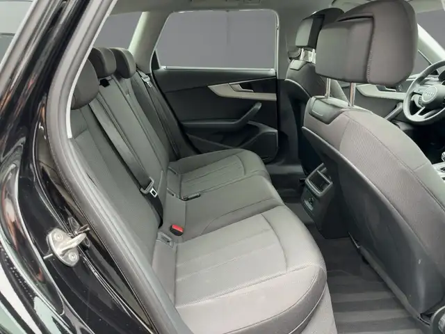Audi A4 view 13