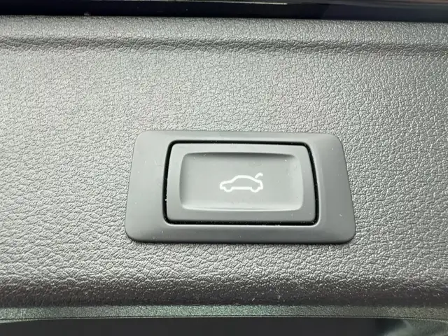 Audi A4 view 15