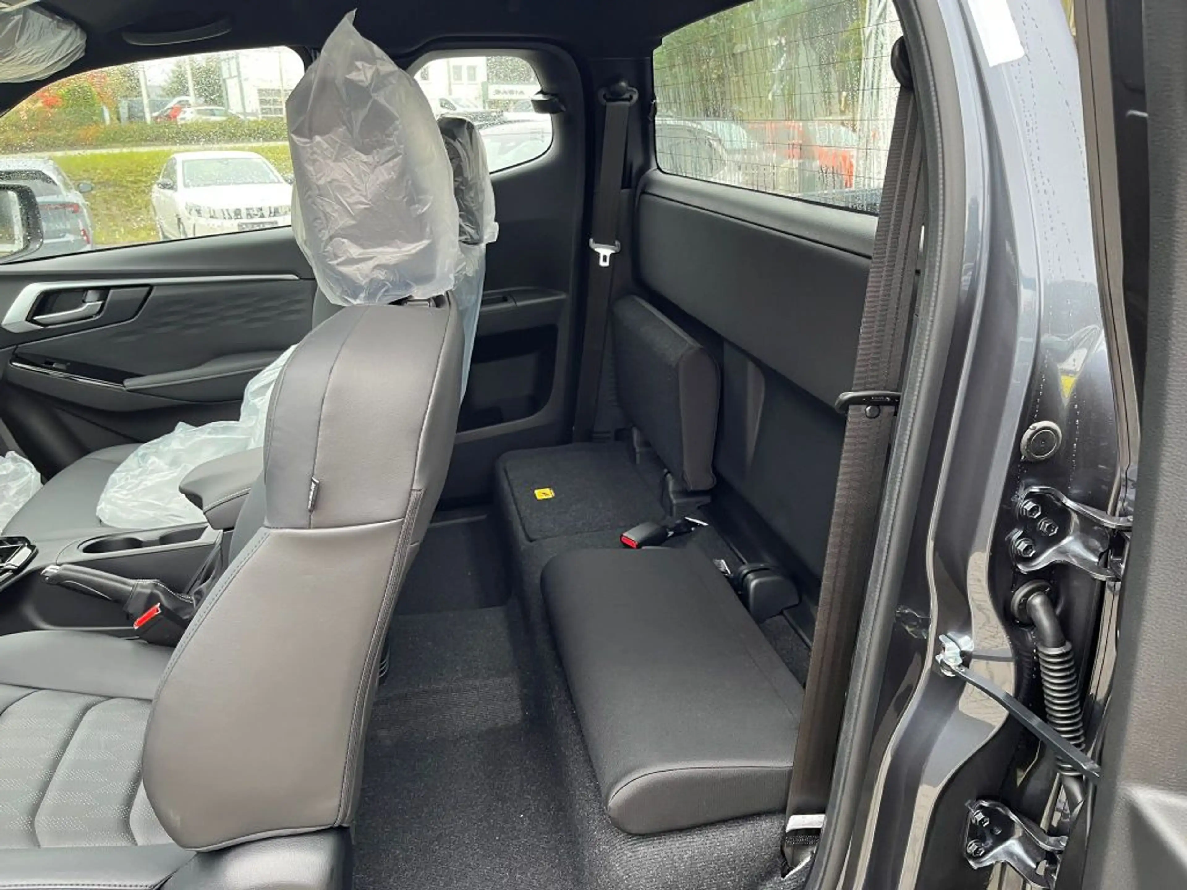 Isuzu D-Max Space Cab 4WD Autm. LS — photo 5