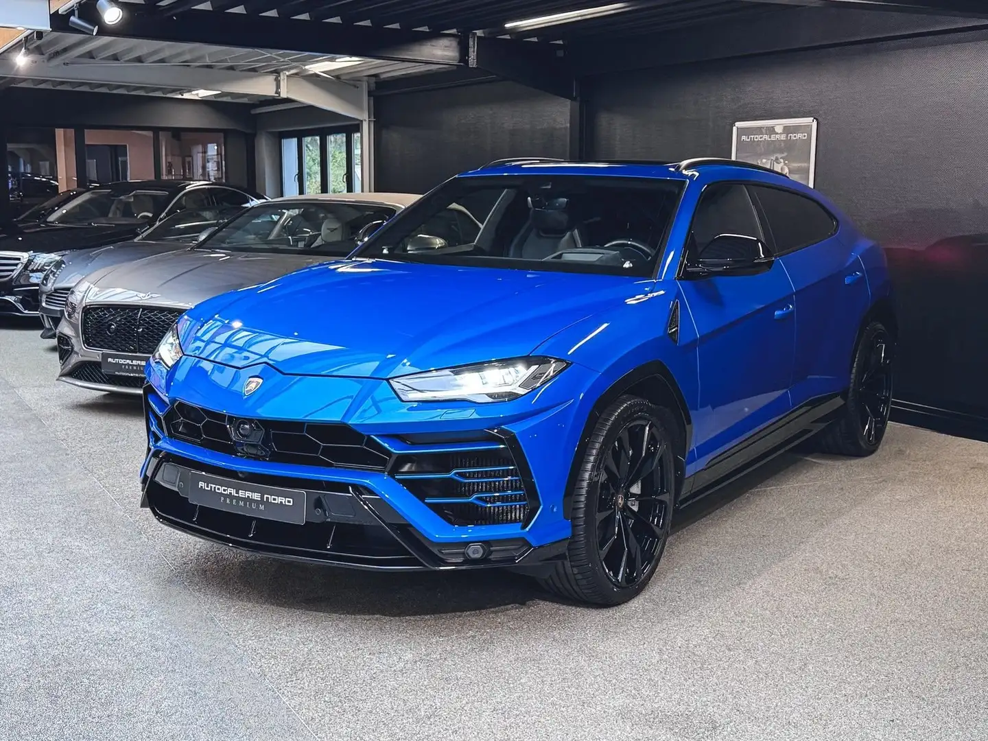 Lamborghini Urus B&O+Massage+Head-Up+Pano Blau - 2