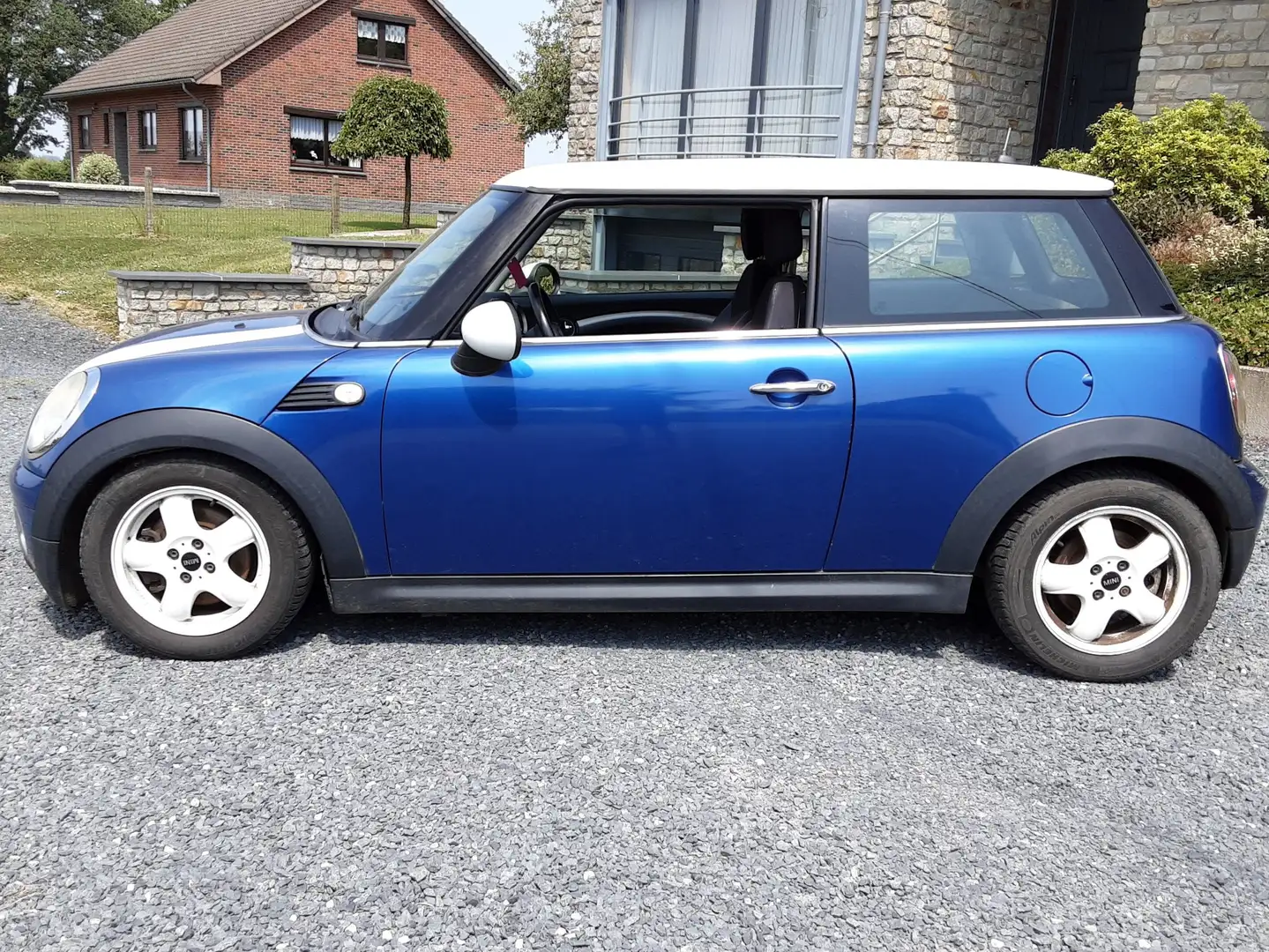 MINI Cooper Blauw - 2