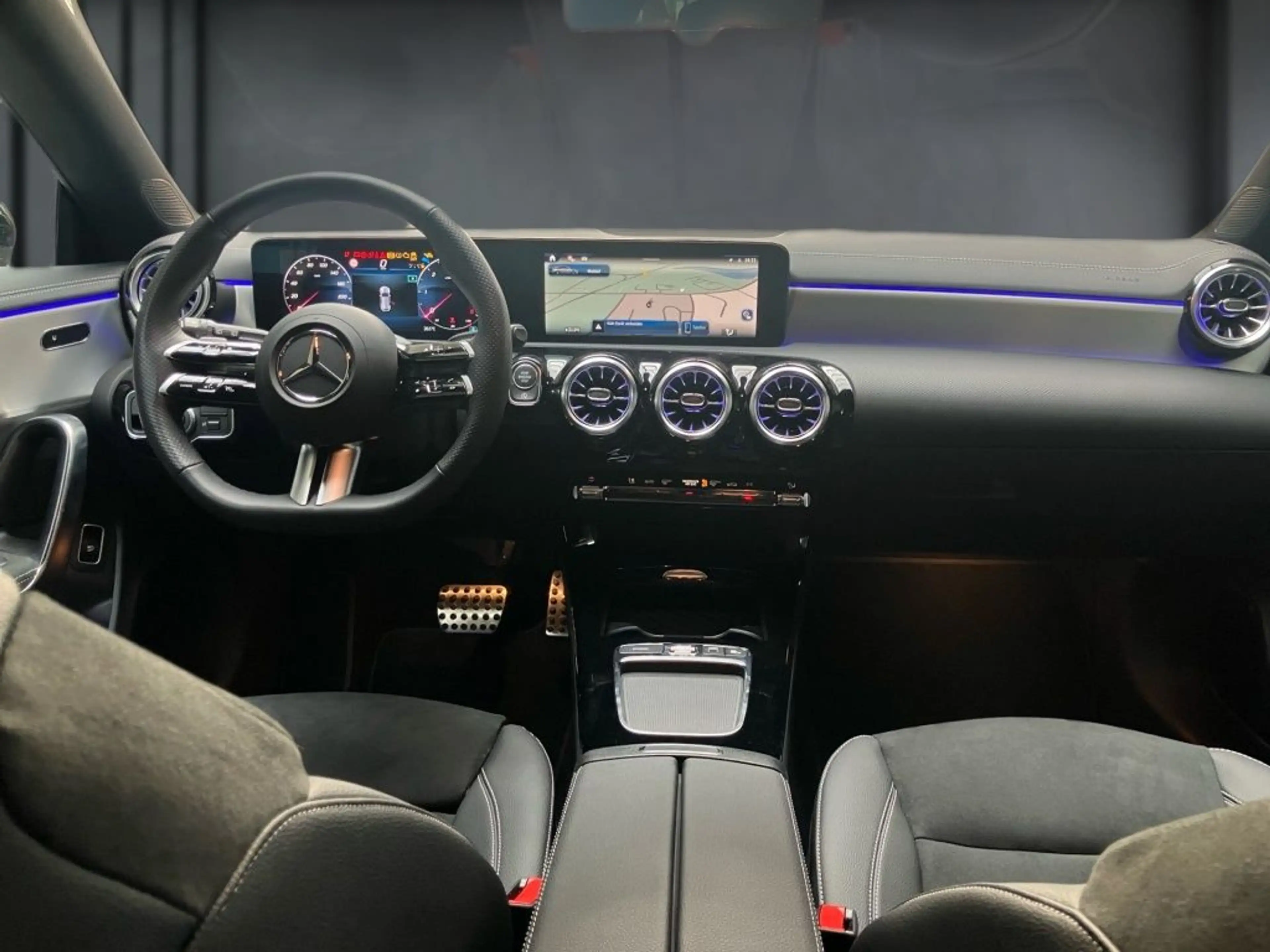 Mercedes-Benz CLA 220 CLA 220 d SB AMG+MBUX+Night+Ambiente+ILS+Mbeam — photo 15