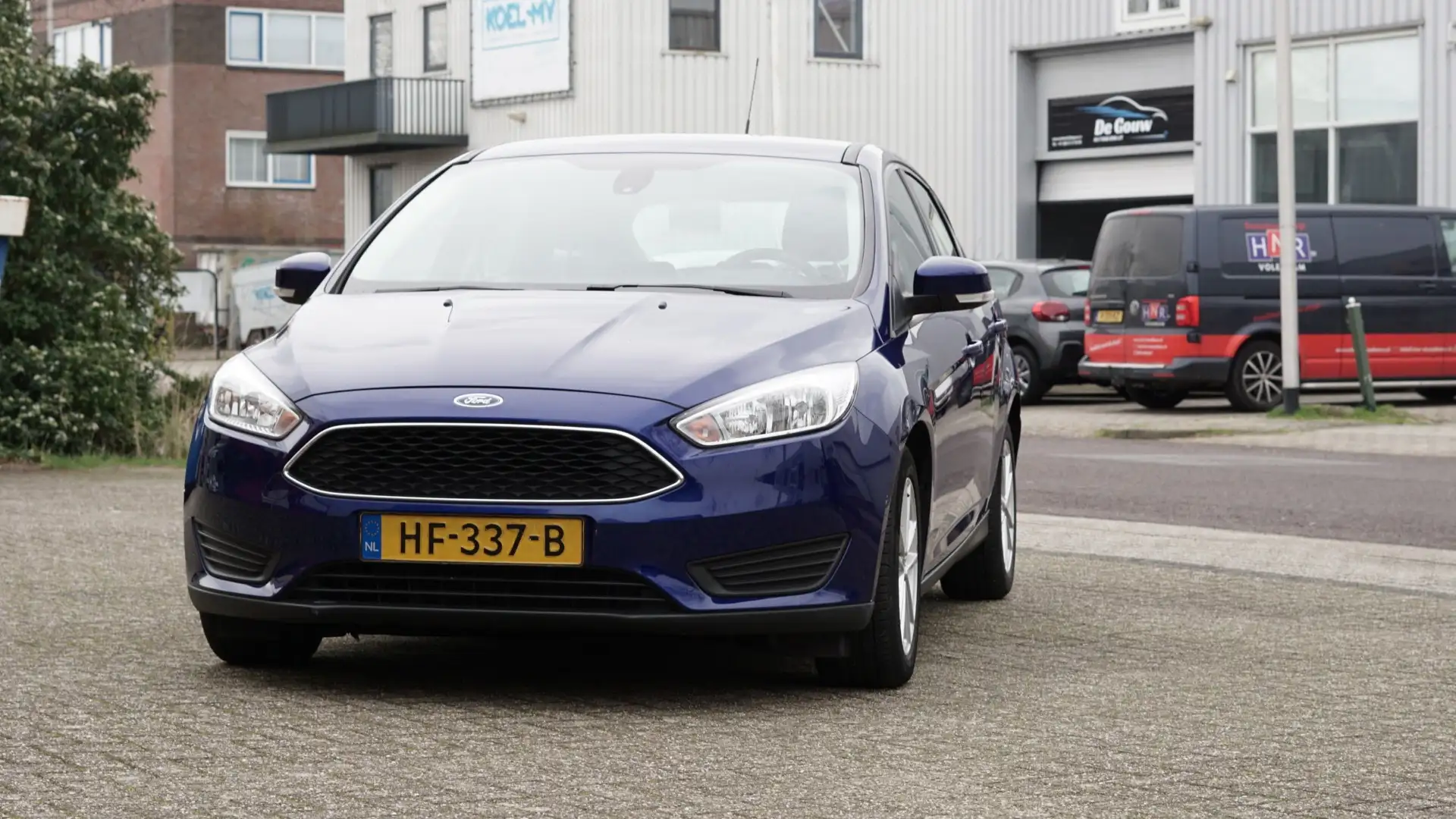 Ford Focus 1.0 Trend Edition Blauw - 1