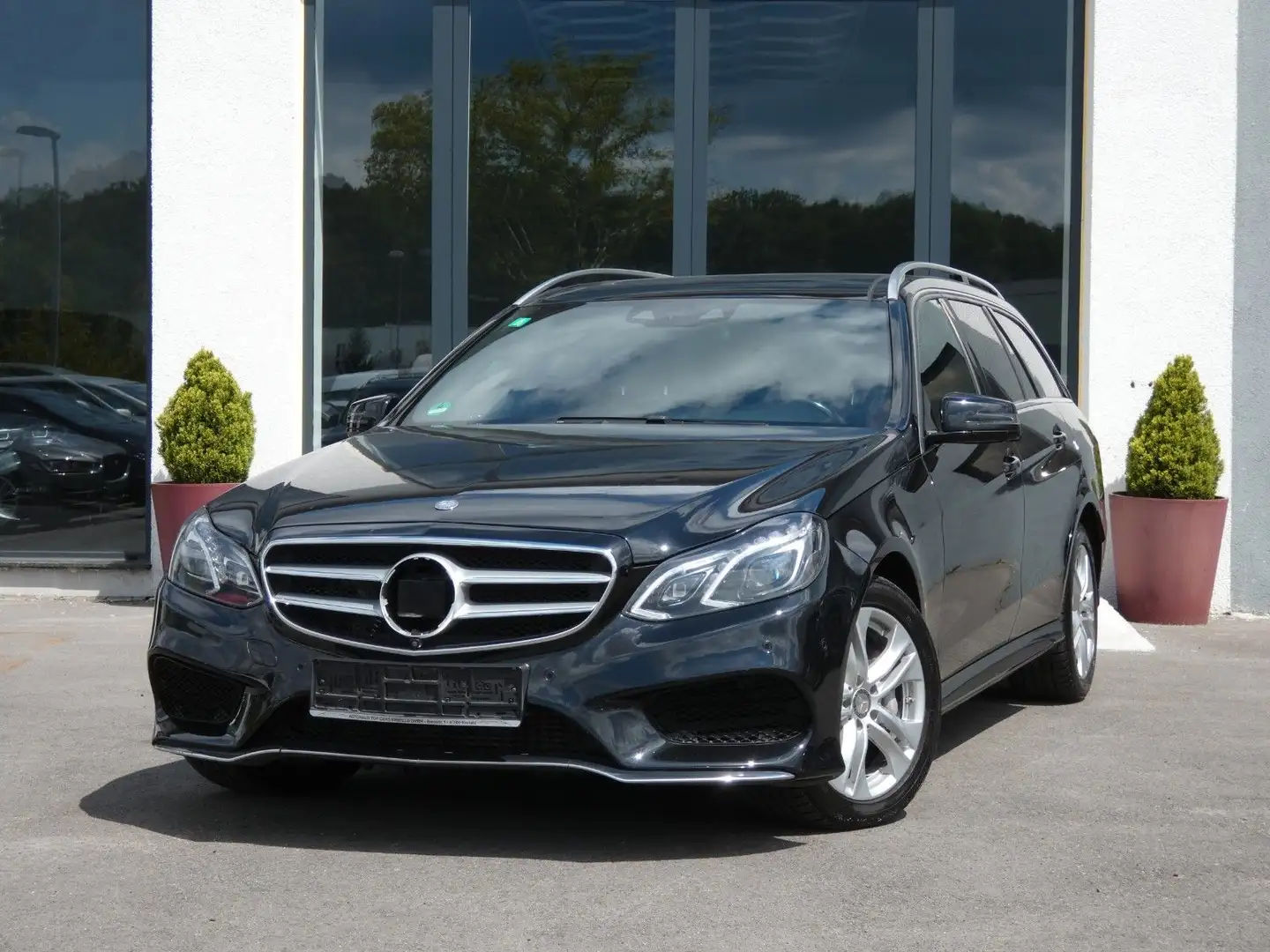 Mercedes-Benz E 350 BlueTec 4Matic*AMG Paket*Pano* Negro - 1