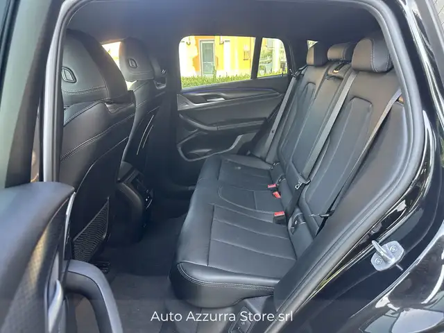 BMW X4 view 24