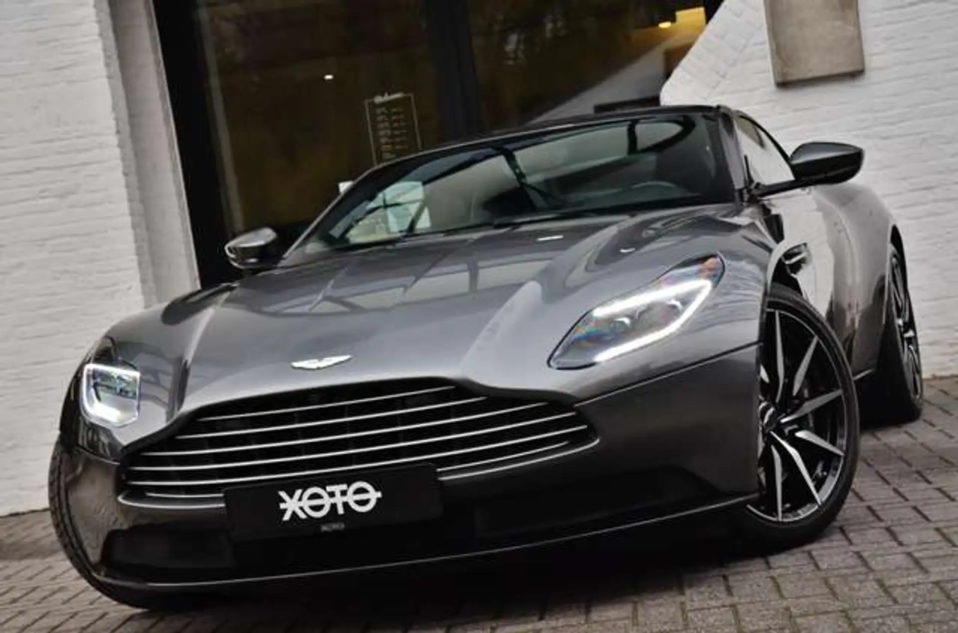 애스턴마틴 DB11 V8 2020 실버 사진 1