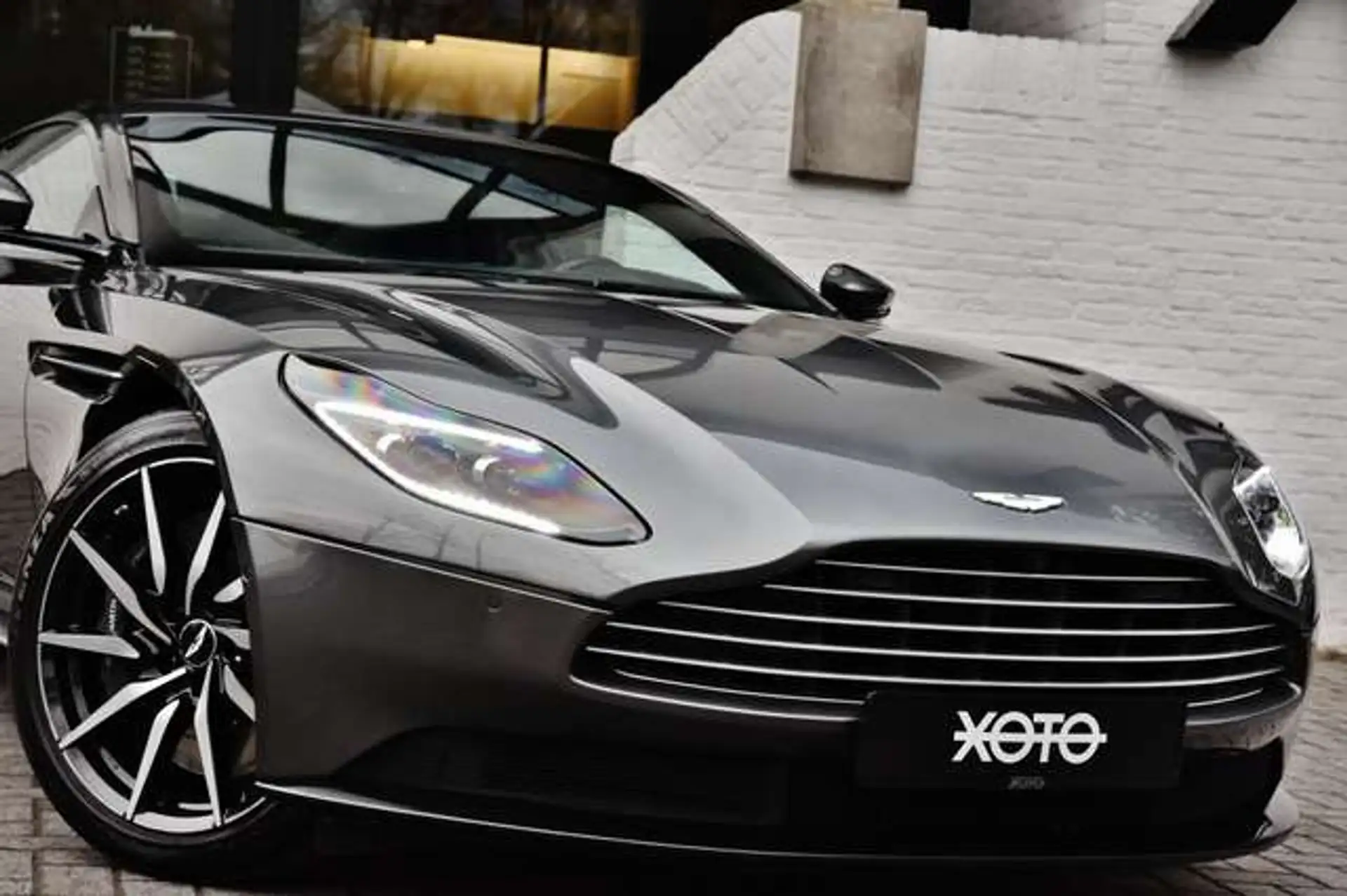 애스턴마틴 DB11 V8 2020 실버 사진 7
