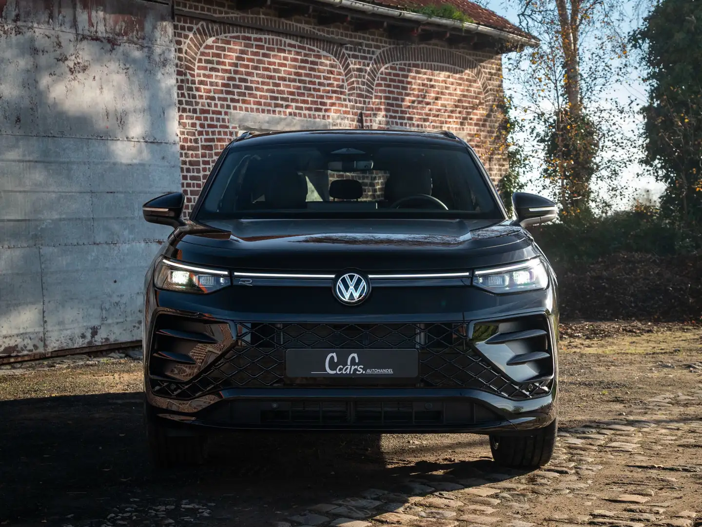 Volkswagen Tayron 1.5 TSI eHybrid R-Line | Leder | Trekhaak | Pano | Noir - 2