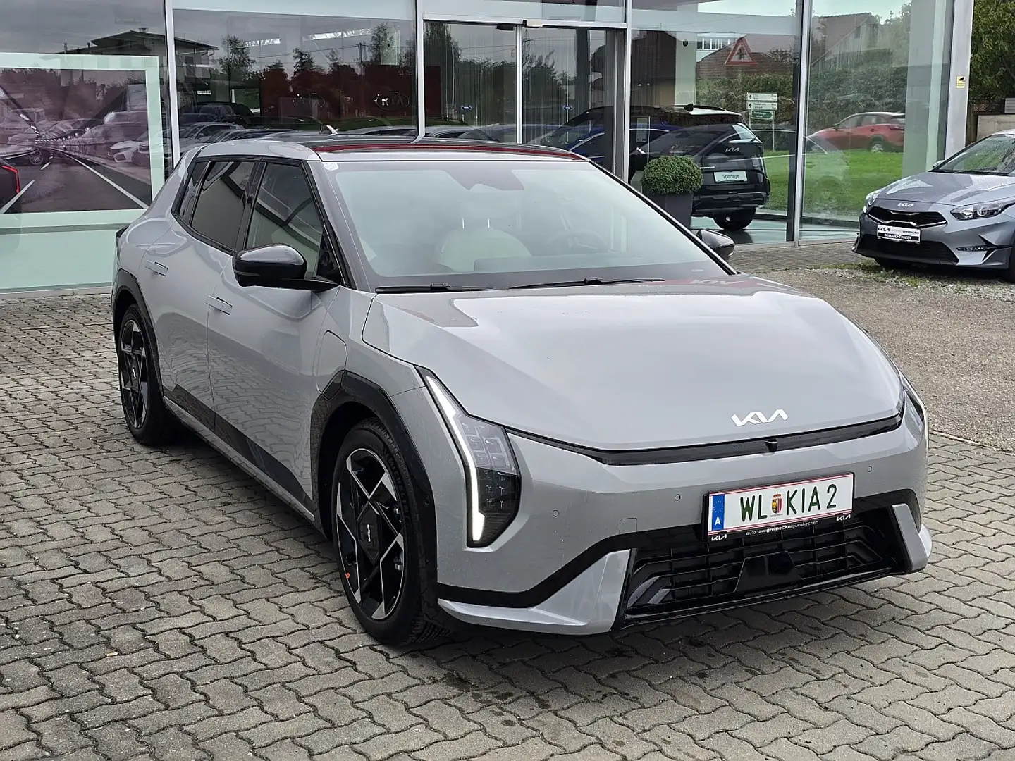 Kia EV4 Hatchback 81,4 kWh GT-LINE Grau - 2
