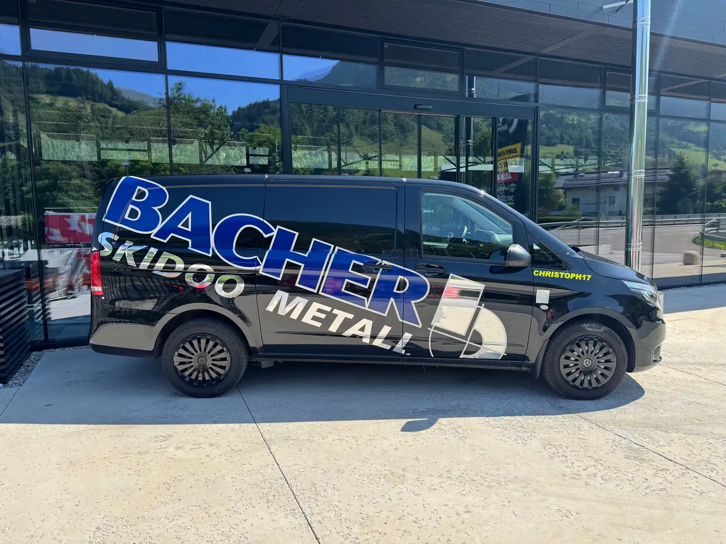 Mercedes-Benz Vito 114 CDI Kasten Lang 4x4 AHK LED SHZ Schwarz - 1