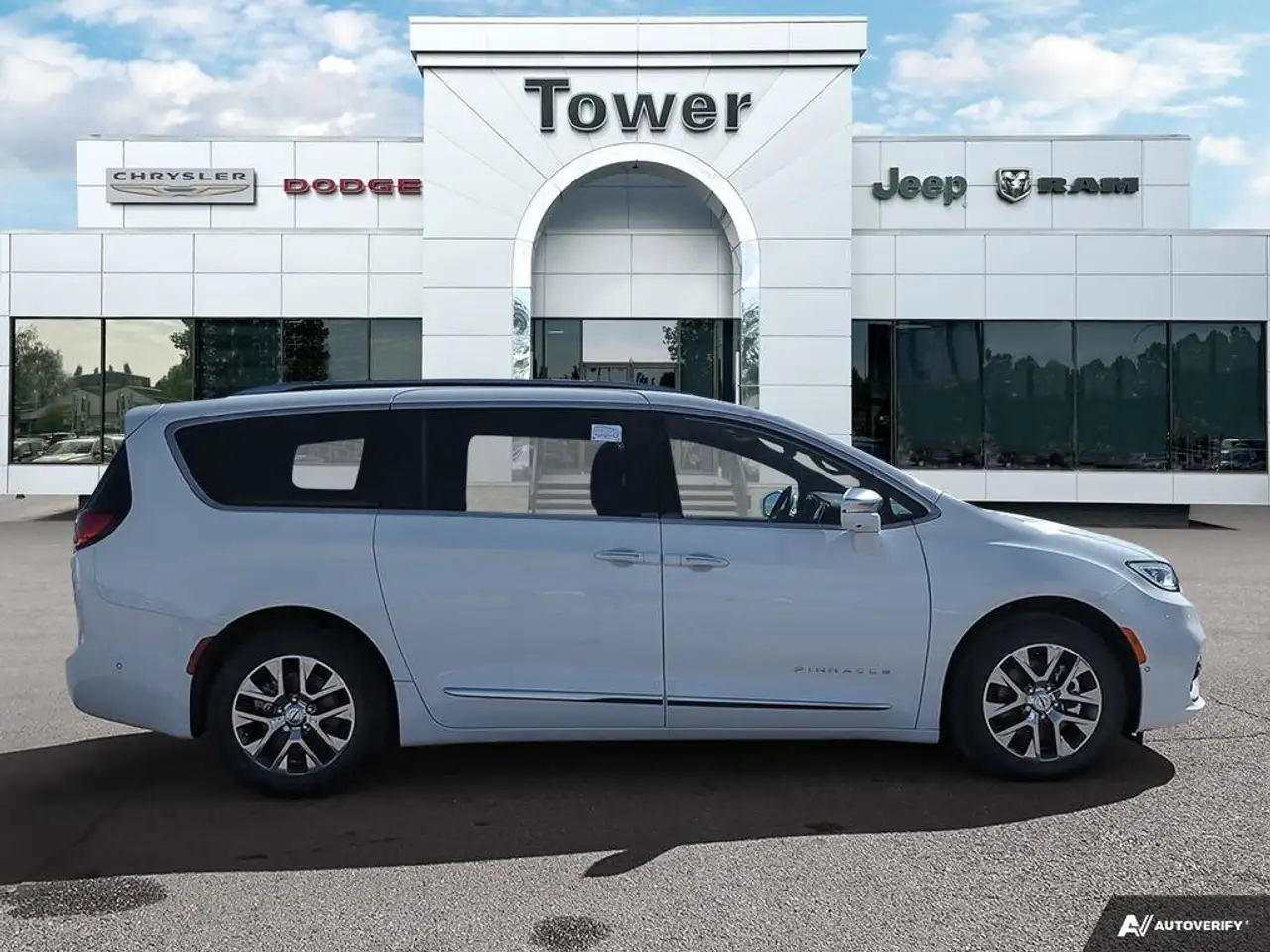 Chrysler Pacifica снимка Chrysler Pacifica