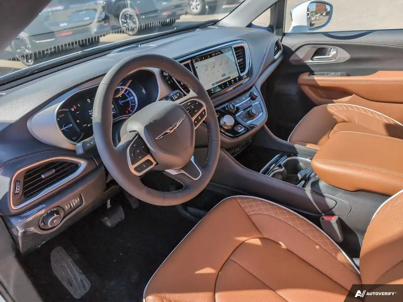 Chrysler Pacifica снимка Chrysler Pacifica