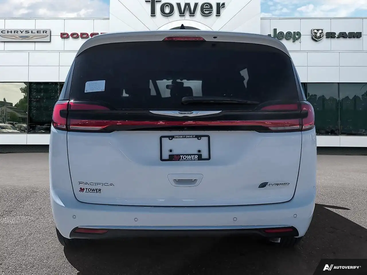Chrysler Pacifica снимка Chrysler Pacifica