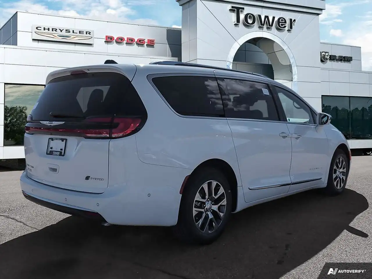 Chrysler Pacifica снимка Chrysler Pacifica