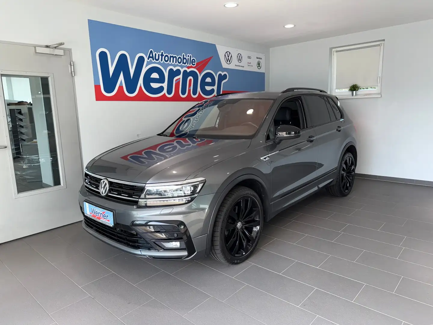Volkswagen Tiguan Highline 2.0TDI LED Navi DAB Side-Assist Frontsch Grau - 2