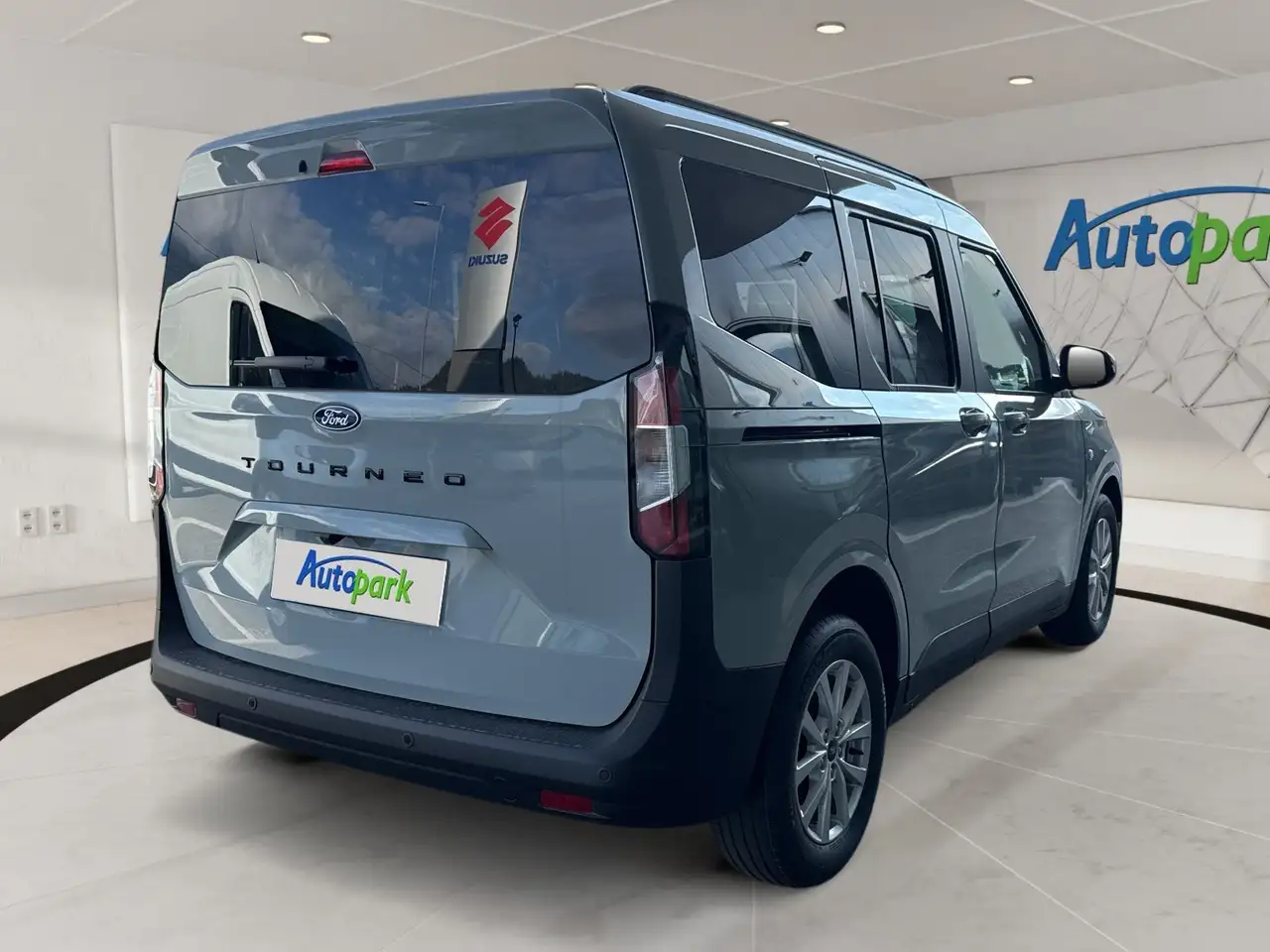 Ford Tourneo Courier 2026 — фото 8