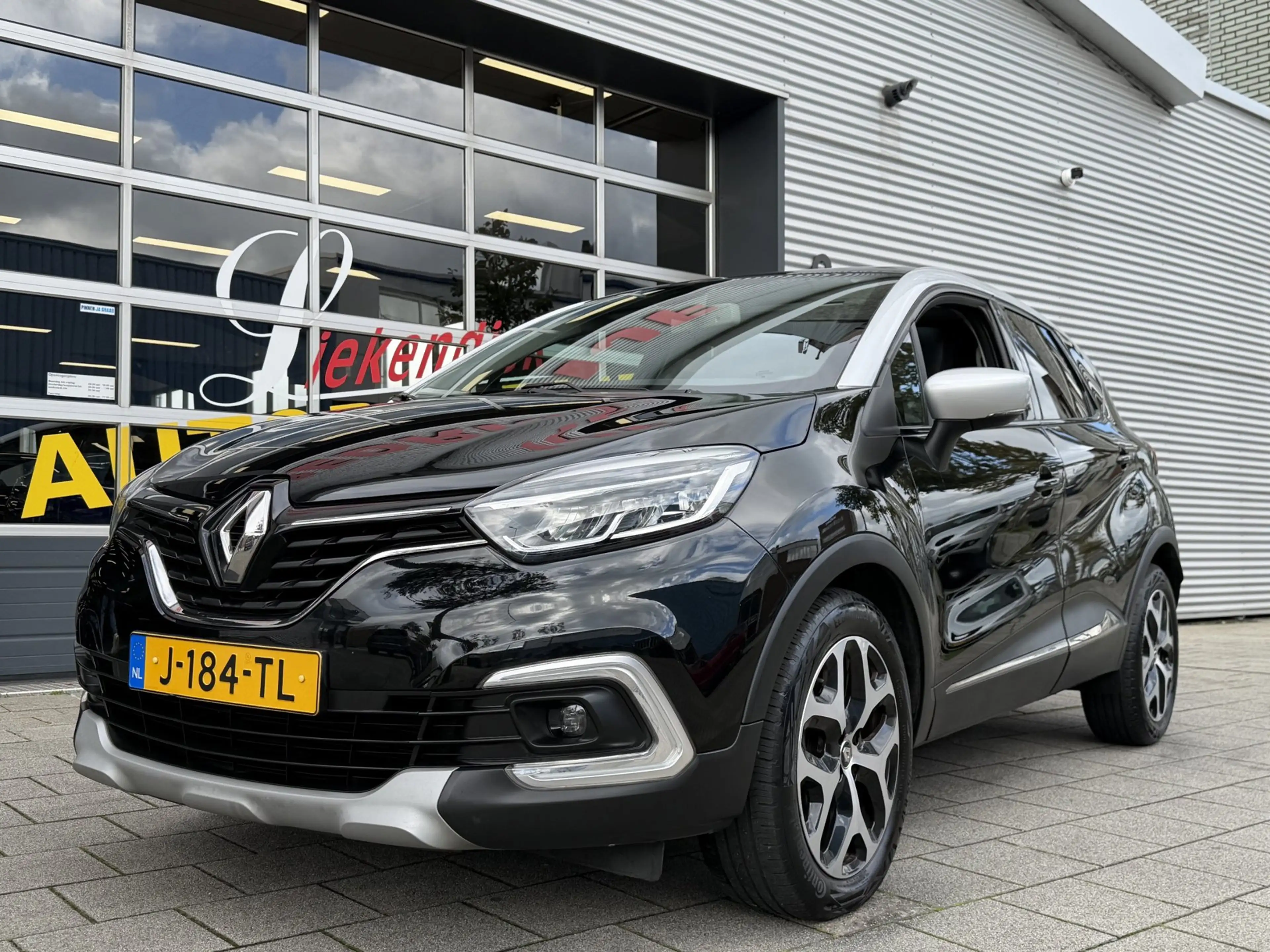 Renault Captur 1.3 TCe Intens AUTOMAAT I Panorama dak I Navigatie — photo 2
