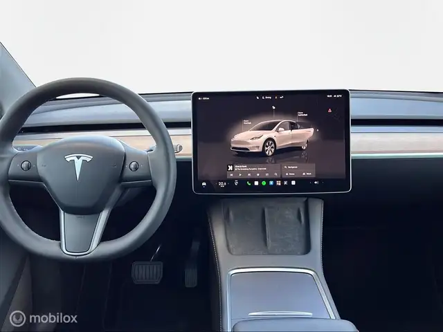 Tesla Model Y view 8