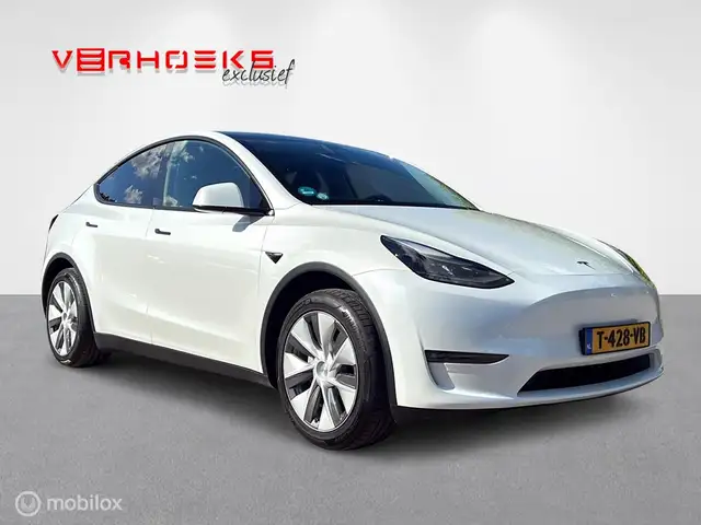 Tesla Model Y view 3