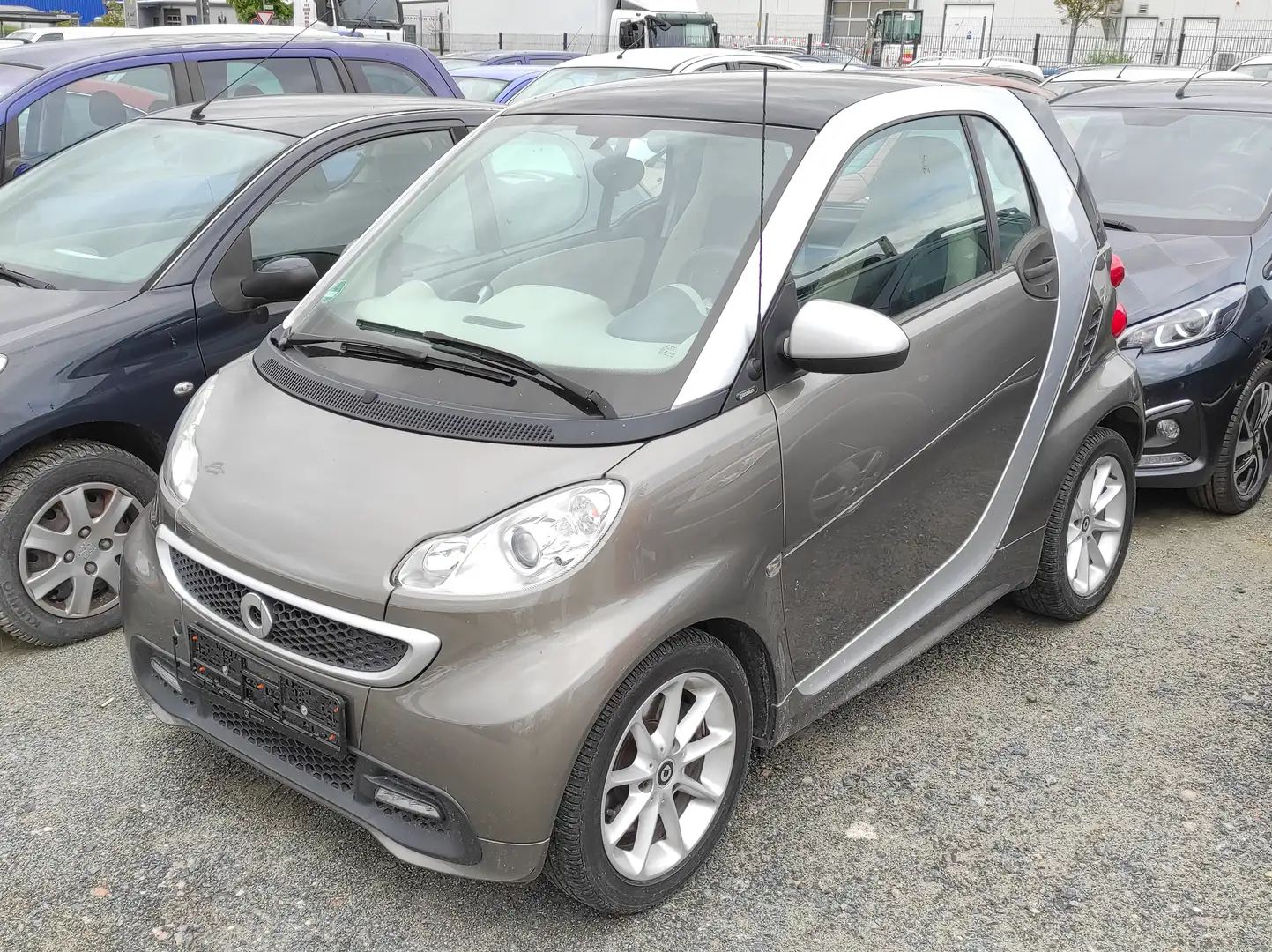 smart forTwo *TÜV NEU* Micro Hybrid Drive 52kW NAVI KLIMA Grau - 1
