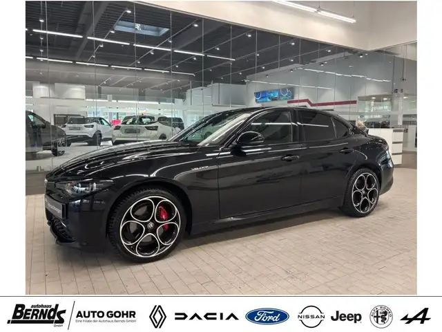 Alfa Romeo Giulia 2.0 Turbo 16V AT8-Q4 Veloce AUTOMATIK LEDER NAVI