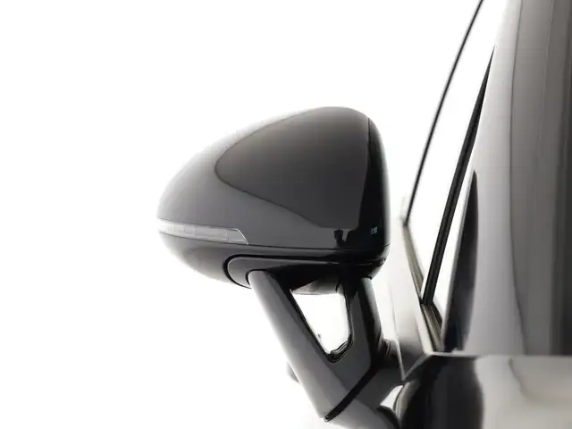 Porsche Macan view 19