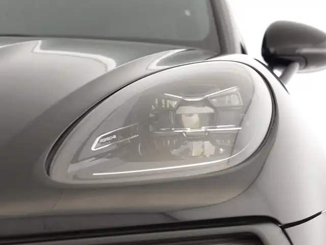 Porsche Macan view 18