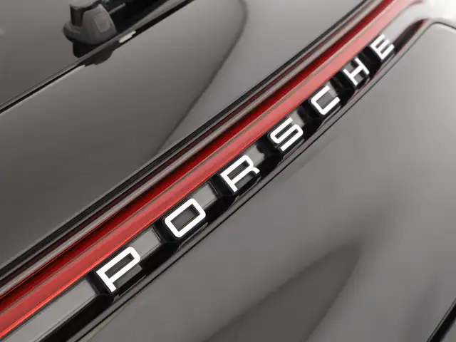 Porsche Macan view 23