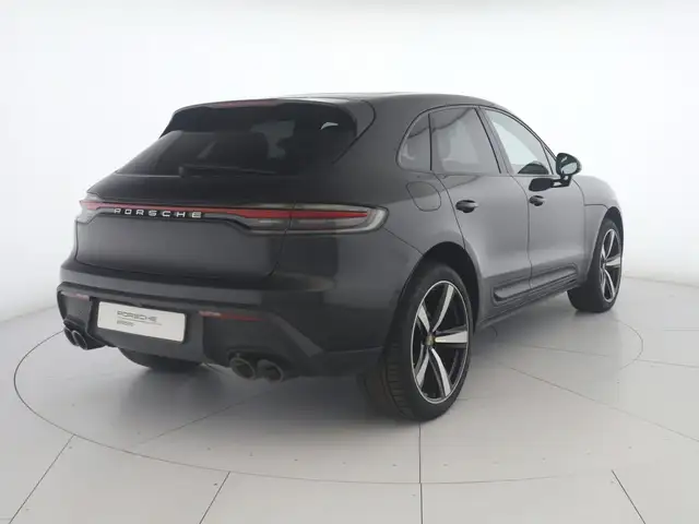Porsche Macan view 2