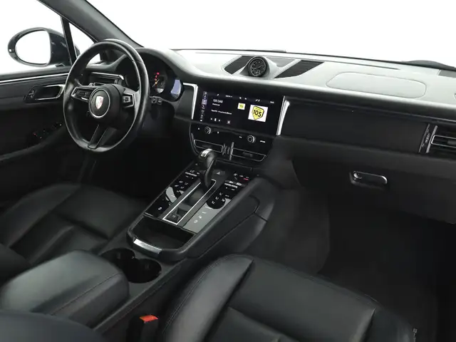 Porsche Macan view 7