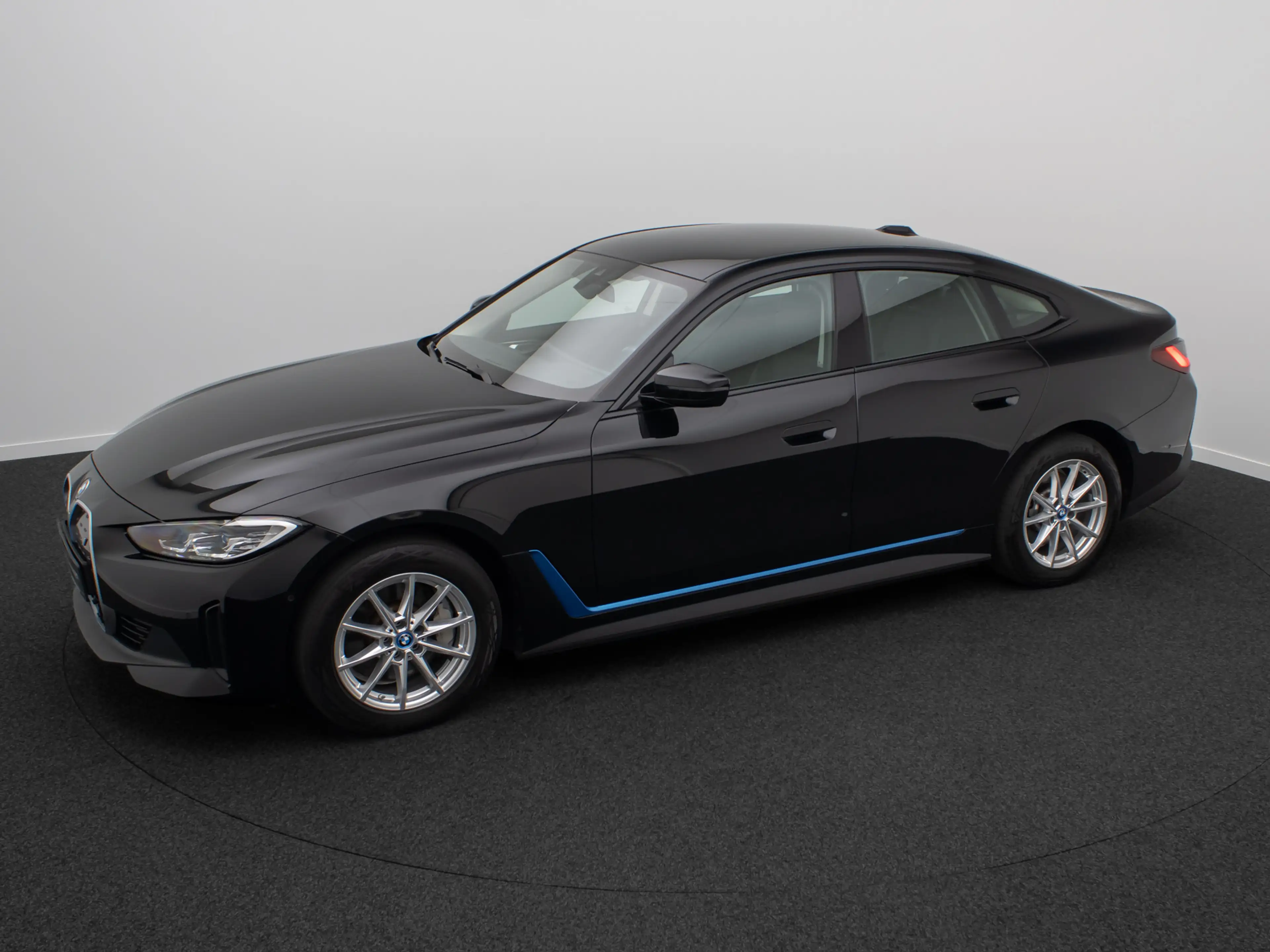 BMW i4 GC HiFi Kamera DAB Widscreen Sportsitze — photo 12