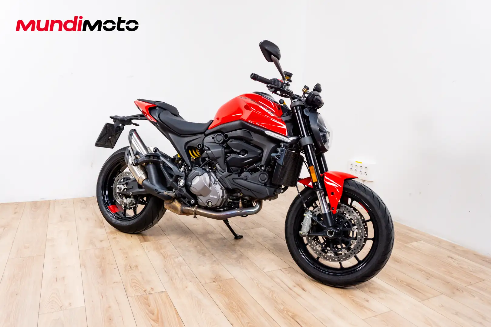 Ducati Monster 937 - 2