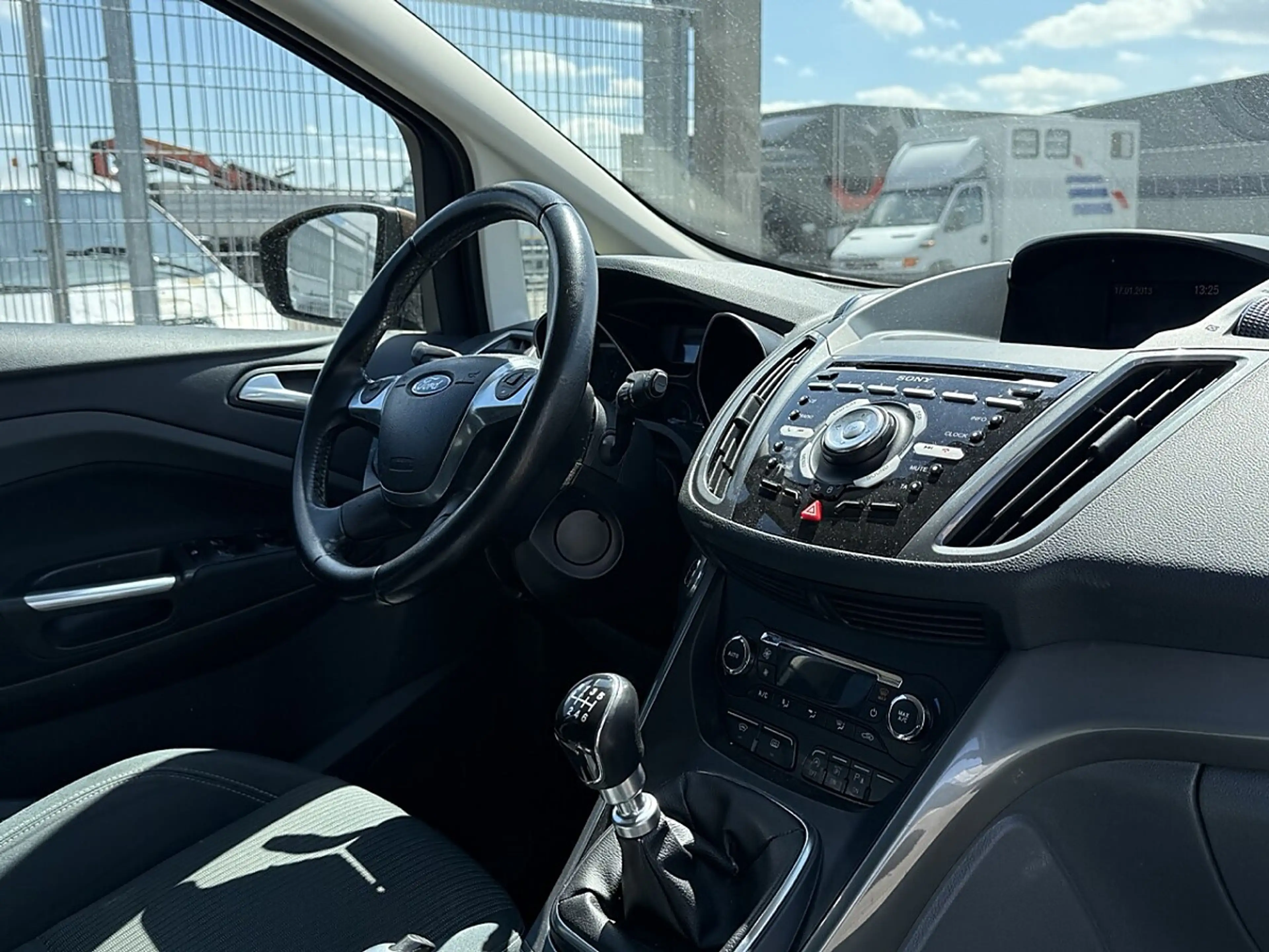 Ford C-Max C-MAX Titanium 1,0 EcoBoost — photo 9