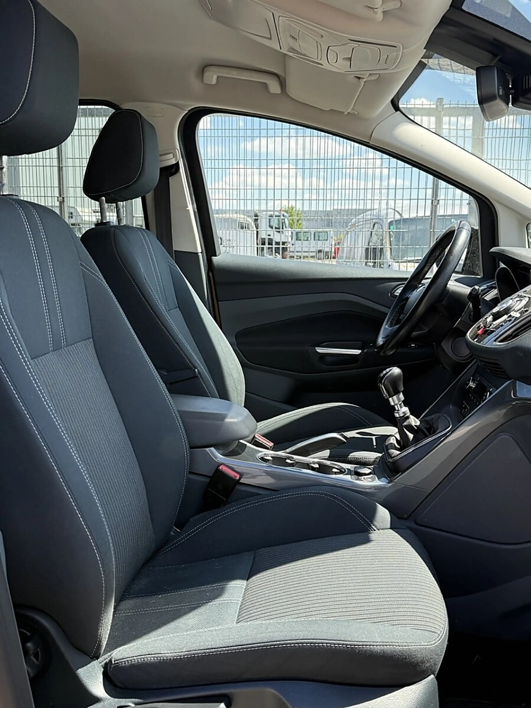 Ford C-Max C-MAX Titanium 1,0 EcoBoost — photo 8