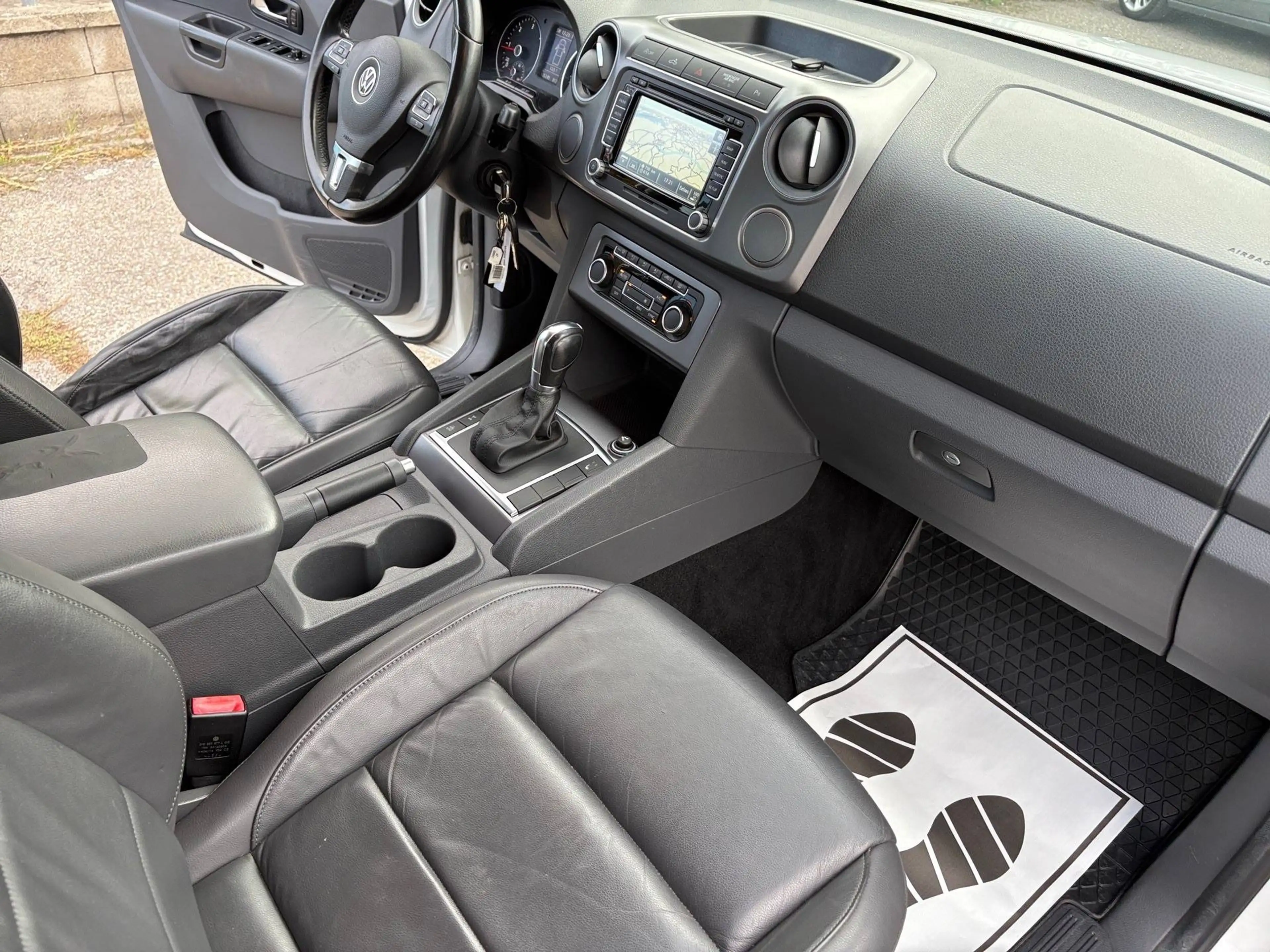 Volkswagen Amarok Highline DoubleCab 4Motion — photo 15