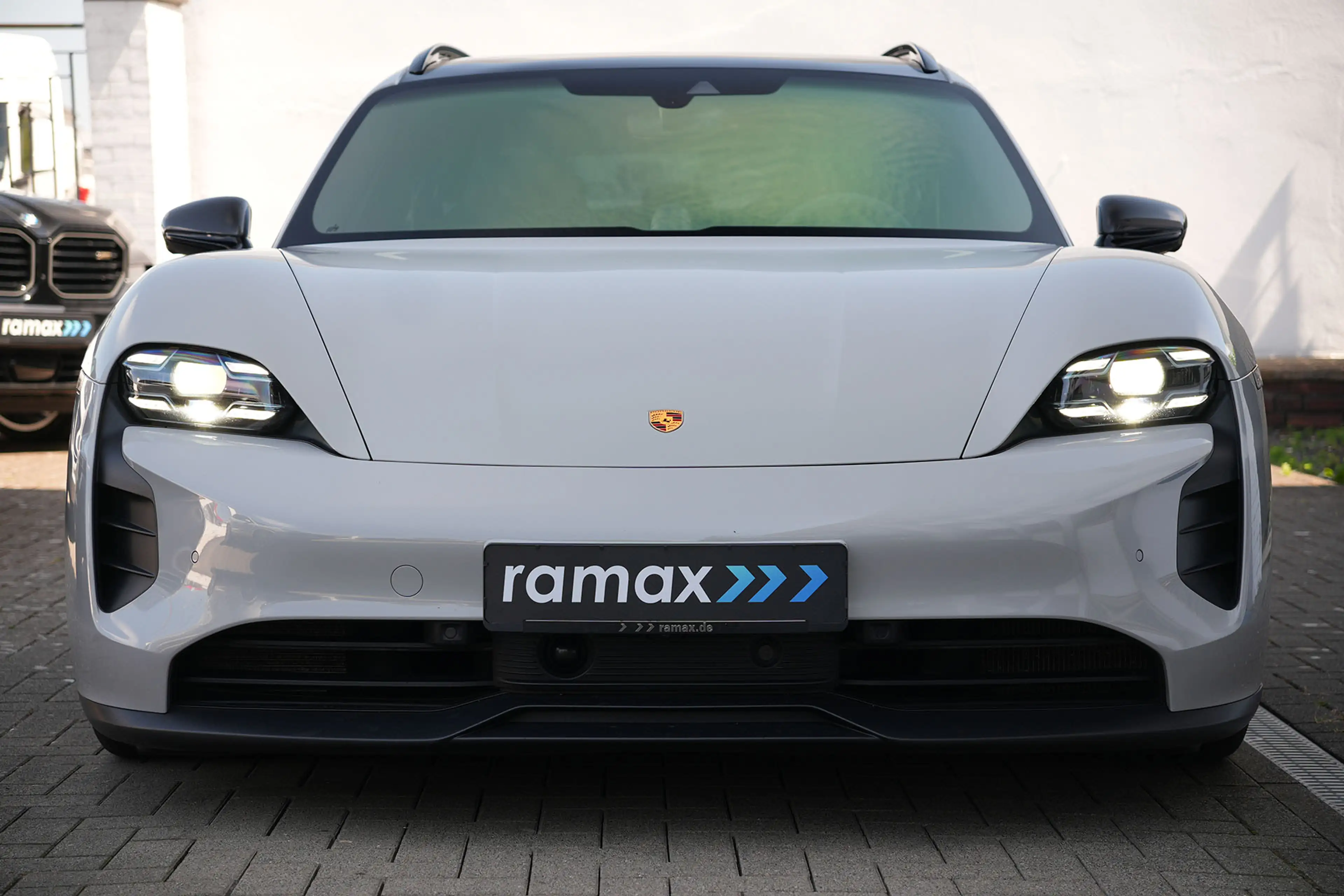 Porsche Taycan Taycan GTS Sport Turismo PCCB-PDCC-PANO-INNODRVE-VOLL — photo 14