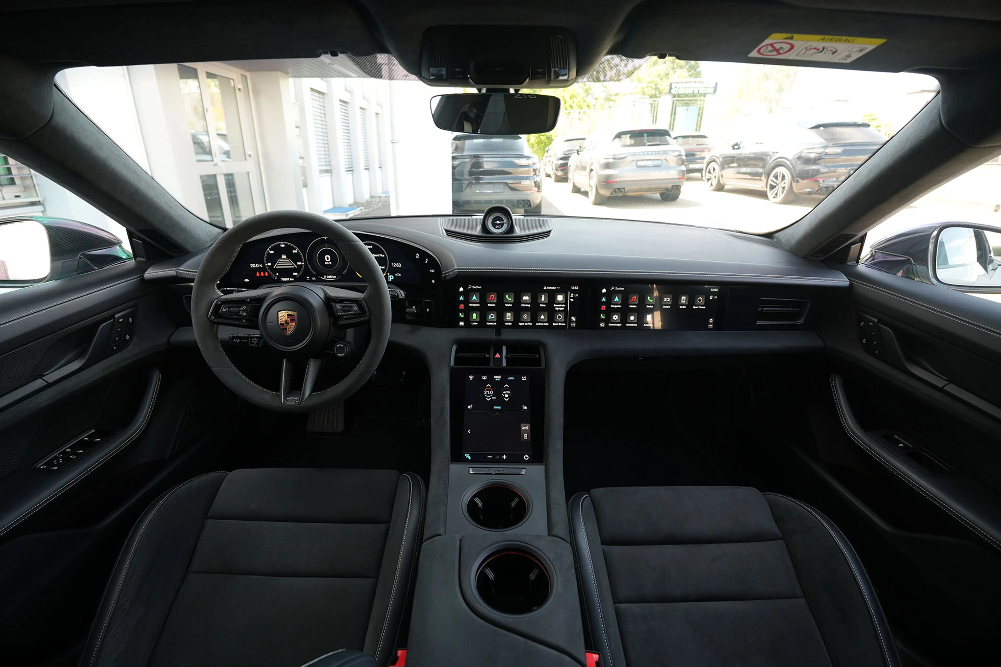 Porsche Taycan Taycan GTS Sport Turismo PCCB-PDCC-PANO-INNODRVE-VOLL — photo 4