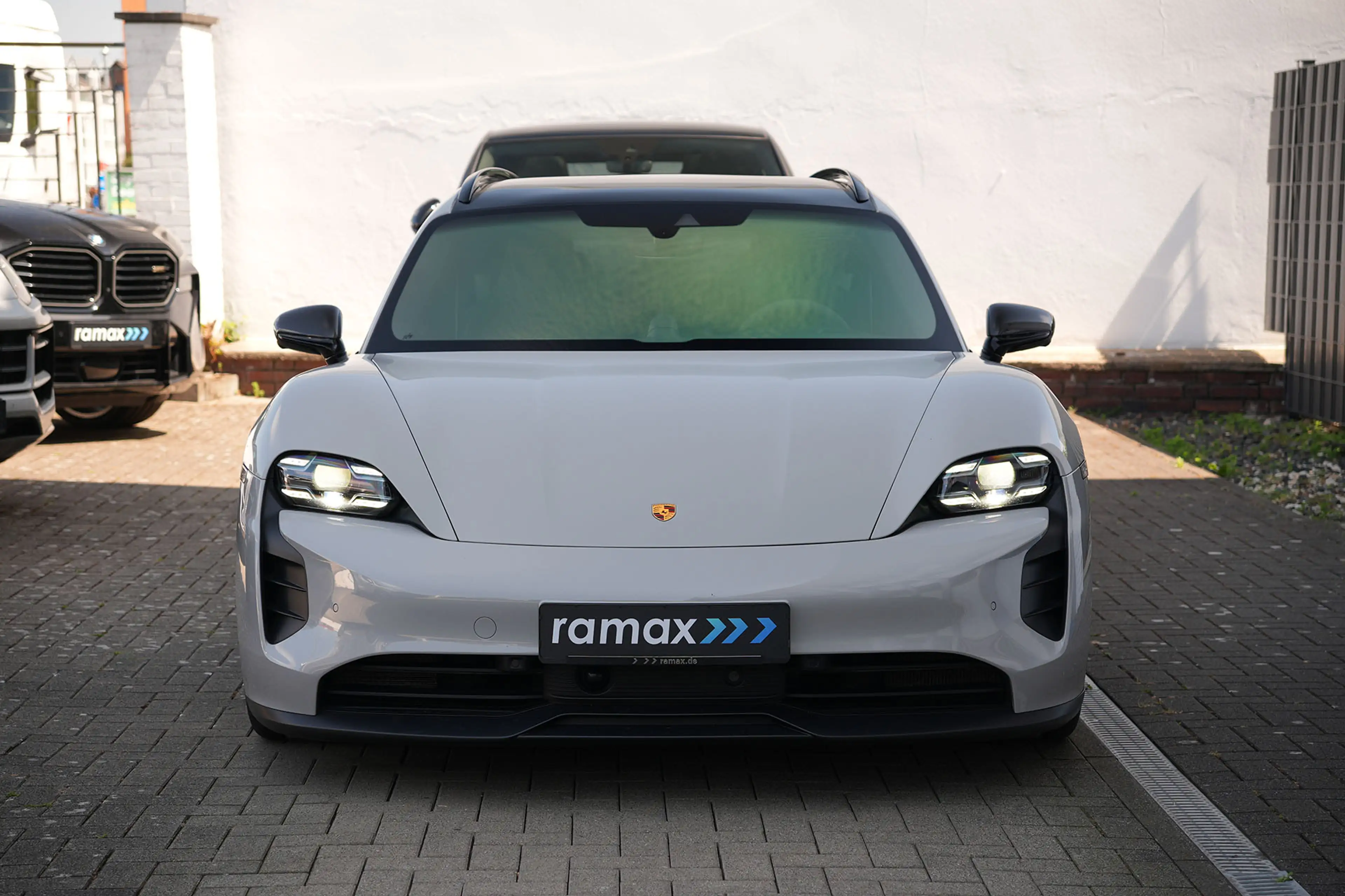 Porsche Taycan Taycan GTS Sport Turismo PCCB-PDCC-PANO-INNODRVE-VOLL — photo 2