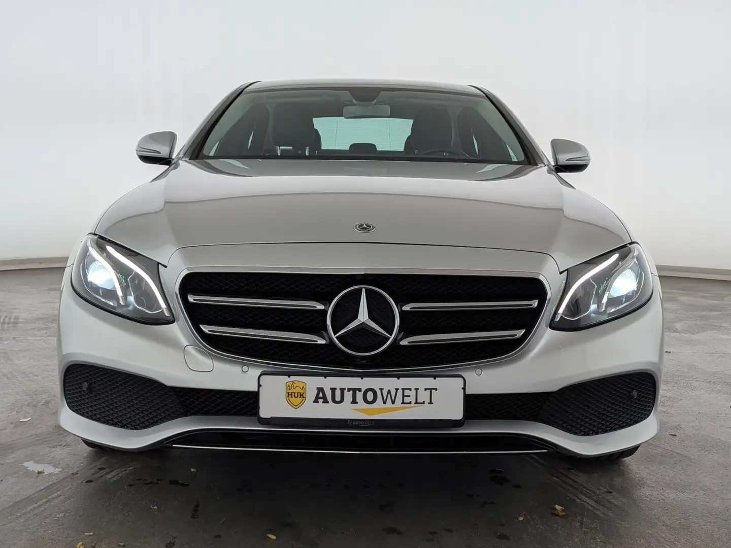 Mercedes-Benz E 220 E 220 d Avantgarde AHK+LED+NAVI+RFK+SHZ+ el.Sitzv. Plateado - 2