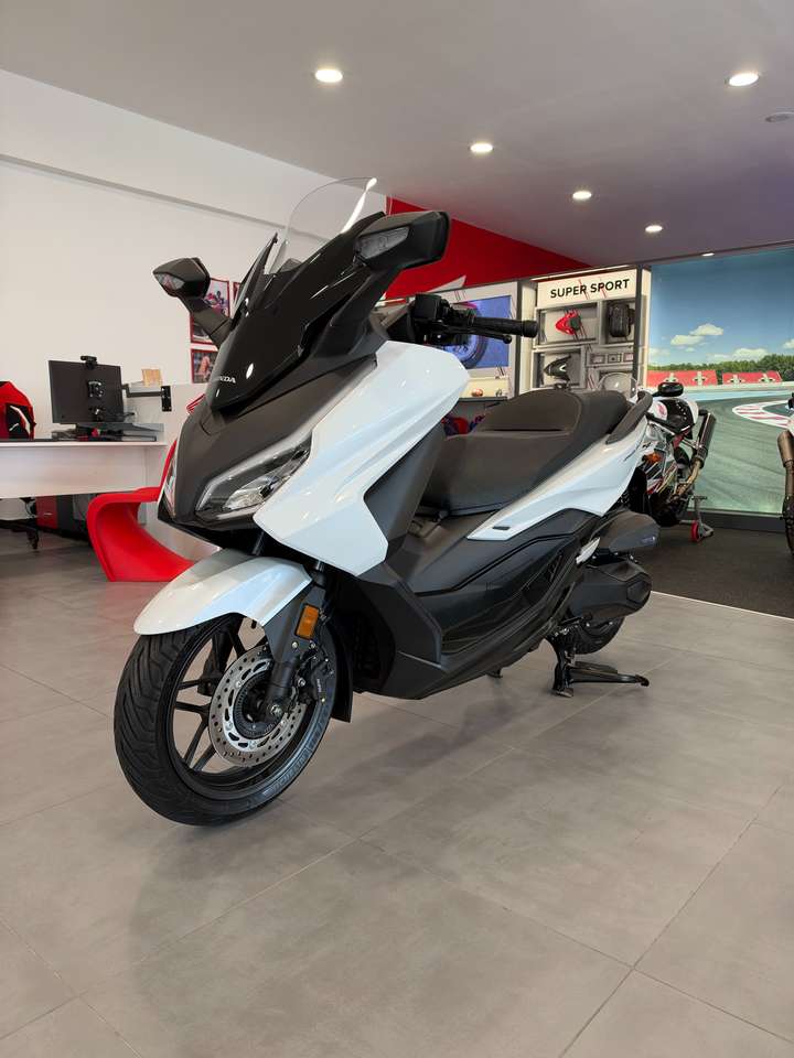 Honda Forza 350