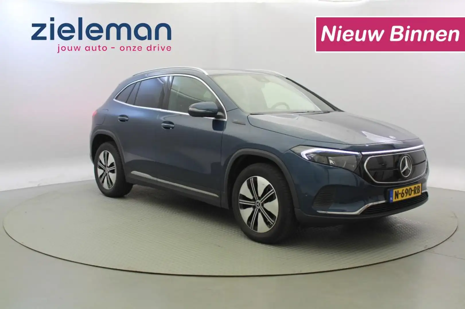 Mercedes-Benz EQA 250 250 Business Solution Luxury 67 kWh - Camera, Trek Blauw - 1