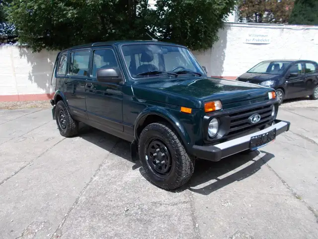 Lada Niva TAIGA 4x4*5TÜREN*AHZV*SV*EU6*el.FH*