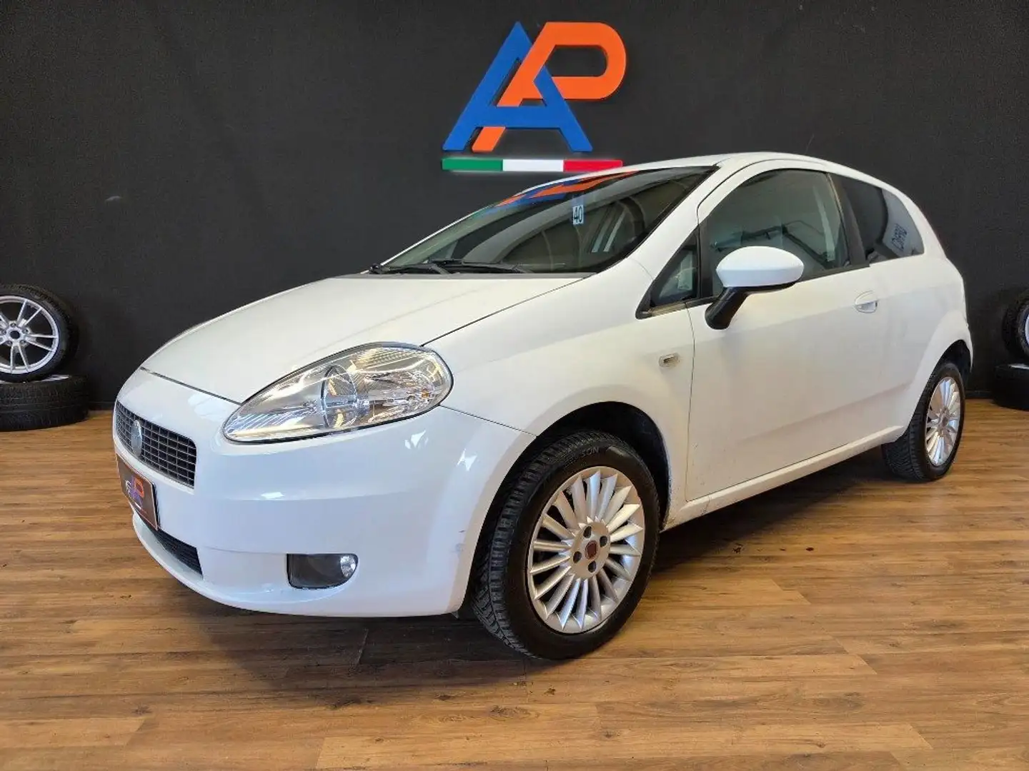 Fiat Grande Punto 1.4 3 porte Active Natural Power Grigio - 1